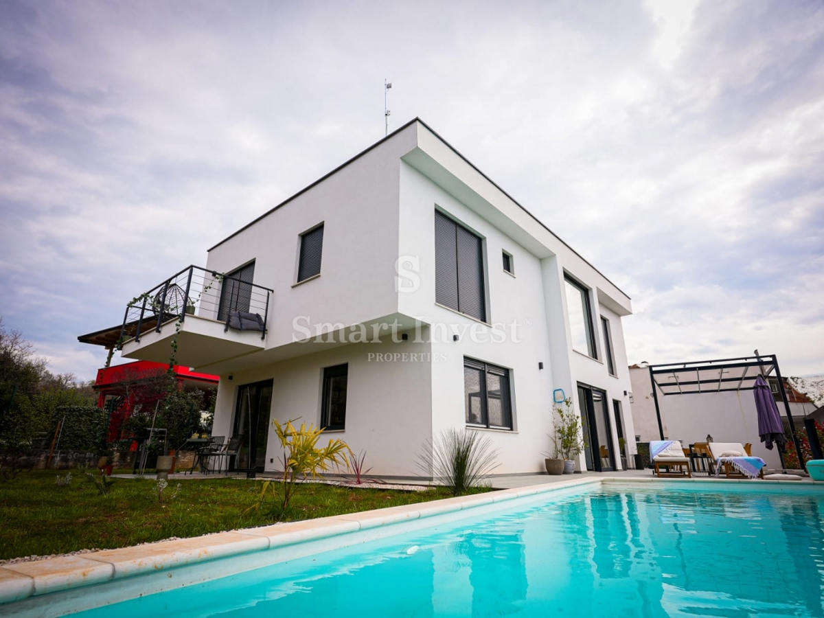 ISTRIA - UMAGO, casa moderna con piscina vicino al mare