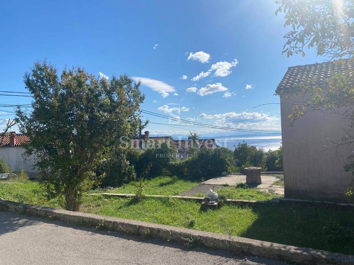 ABBAZIA - POBRI, vecchia casa con grande giardino e vista mare