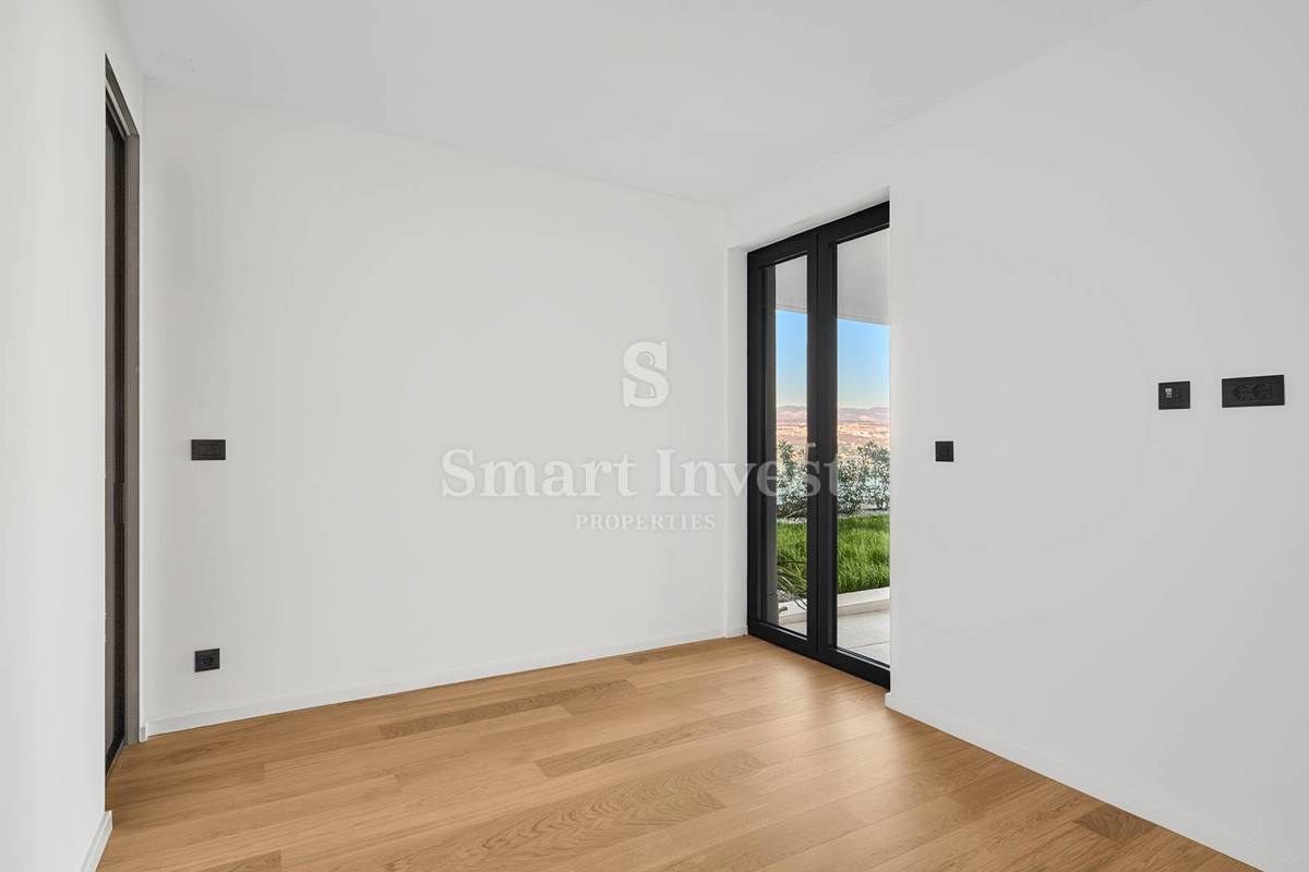 ABBAZIA, nuovo appartamento di lusso con piscina e giardino