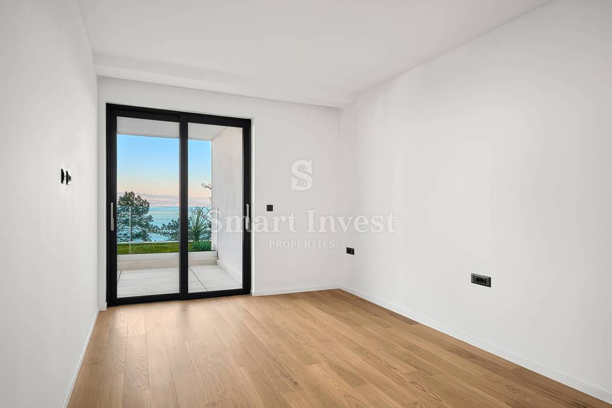 ABBAZIA, nuovo appartamento di lusso con piscina e giardino