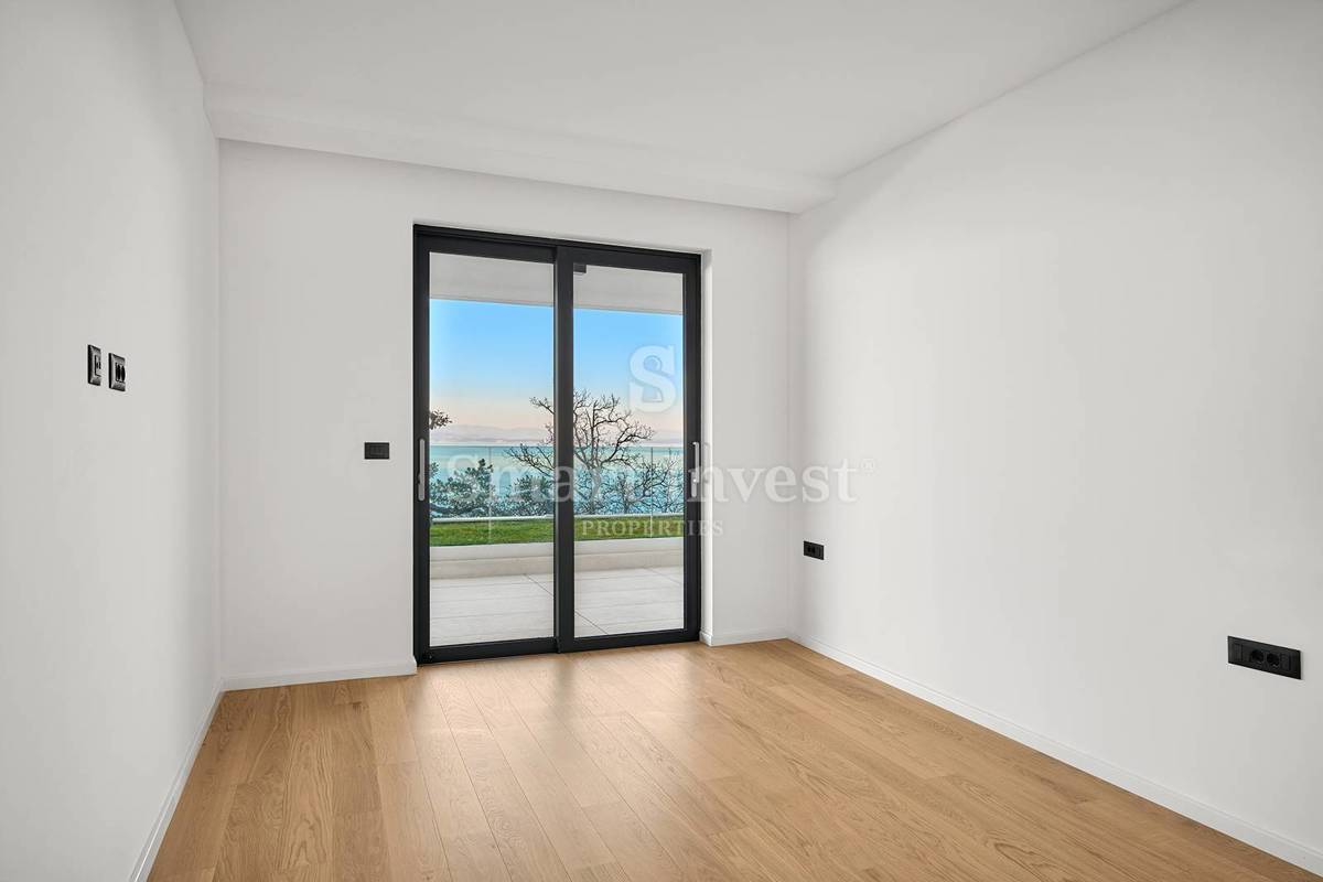 ABBAZIA, nuovo appartamento di lusso con piscina e giardino