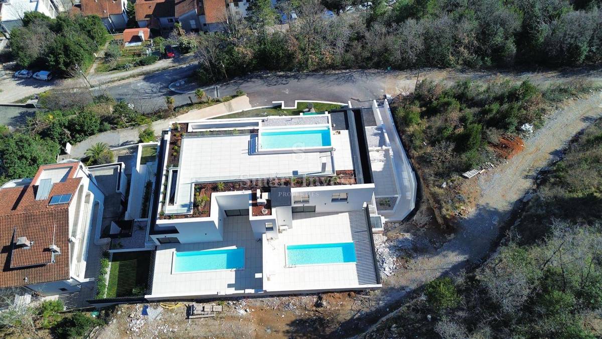 ABBAZIA, nuovo appartamento di lusso con piscina e giardino