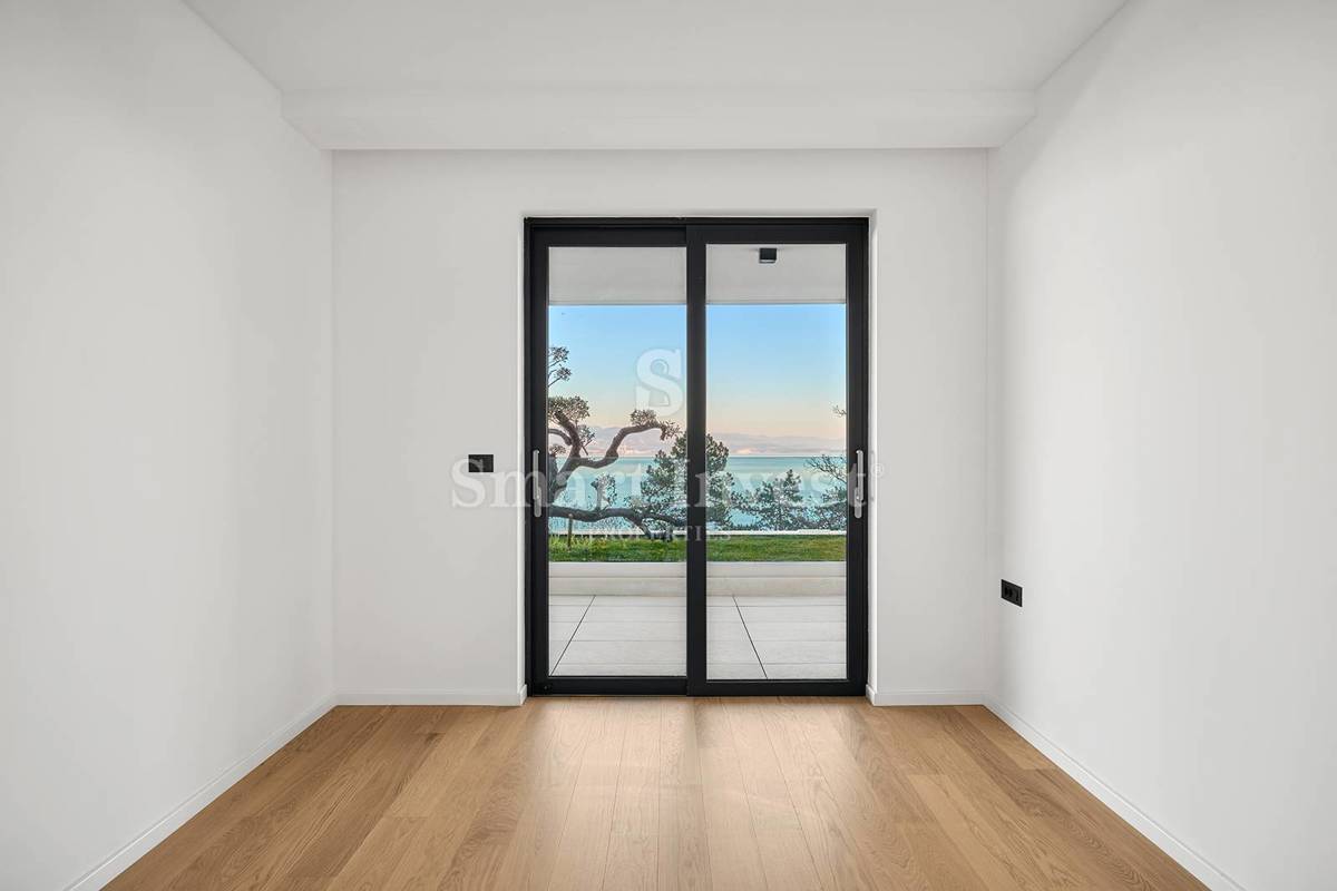 ABBAZIA, nuovo appartamento di lusso con piscina e giardino