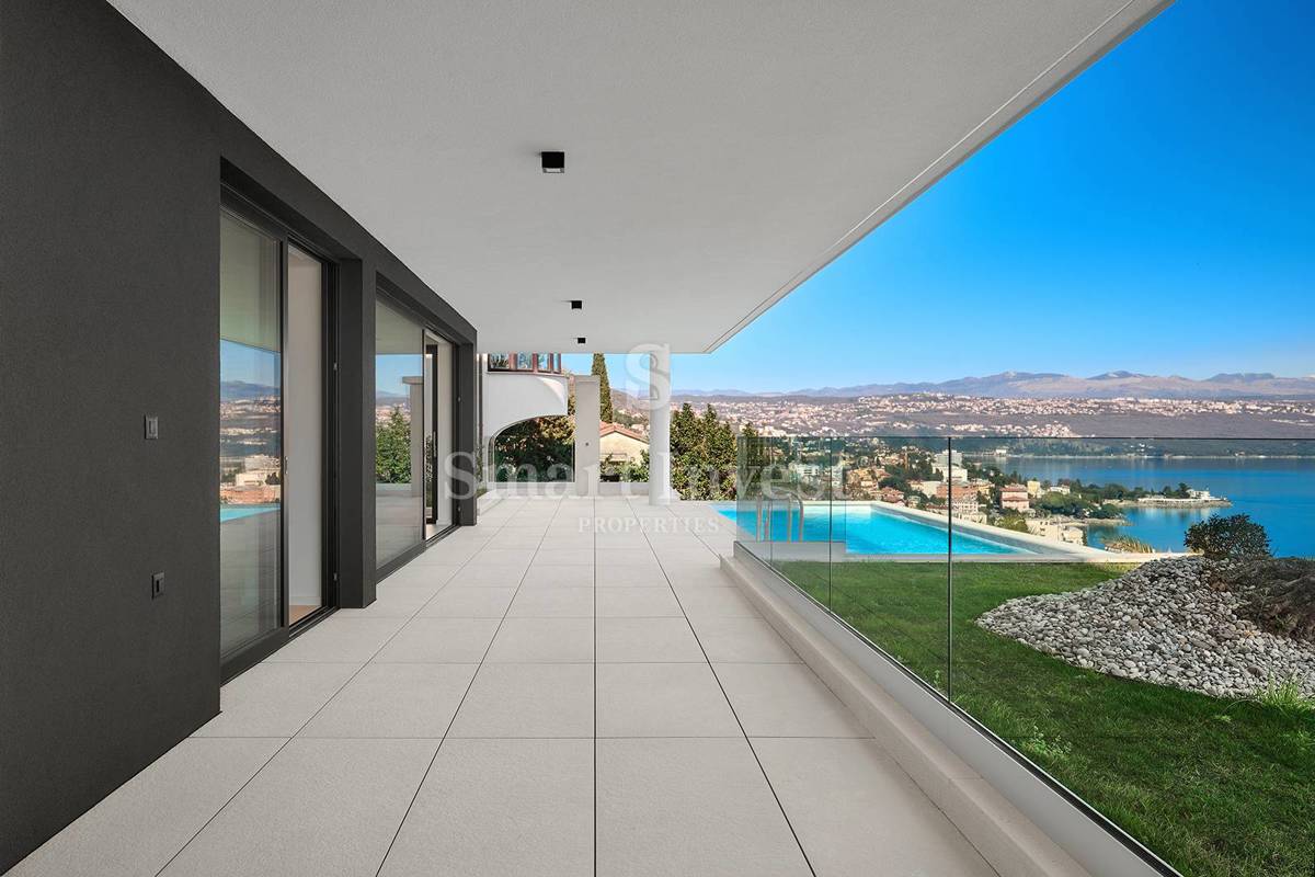 ABBAZIA, nuovo appartamento di lusso con piscina e giardino