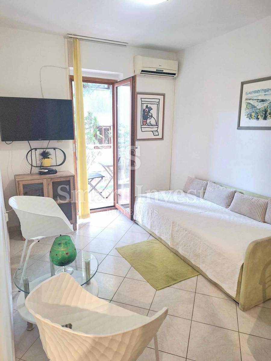 ISTRIA - RABAC, due appartamenti con giardino e parcheggio!