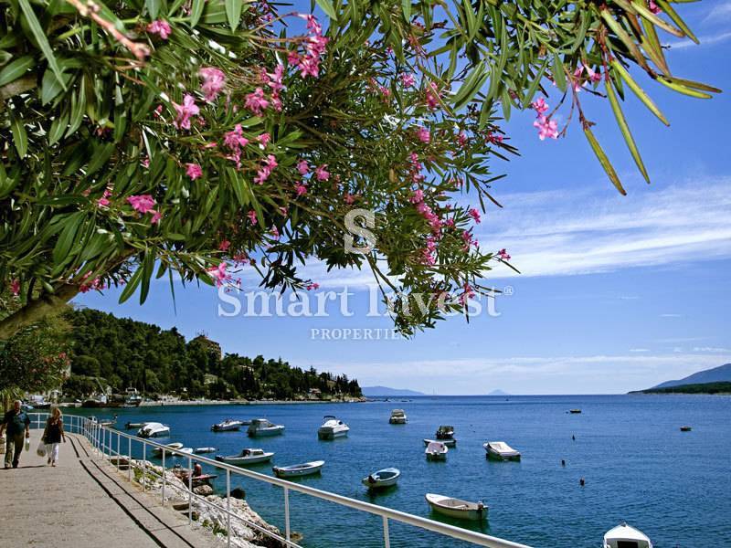 ISTRIA - RABAC, due appartamenti con giardino e parcheggio!