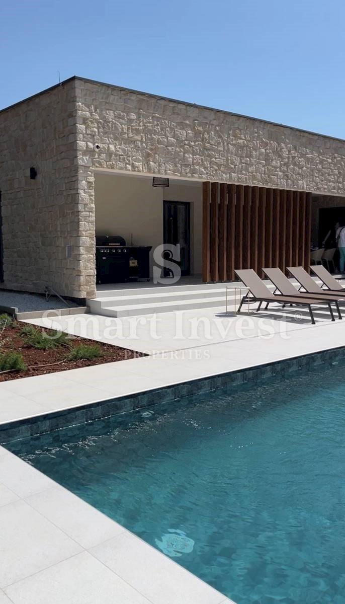 ISTRIA - SANVINCENTI, nuova villa moderna con piscina