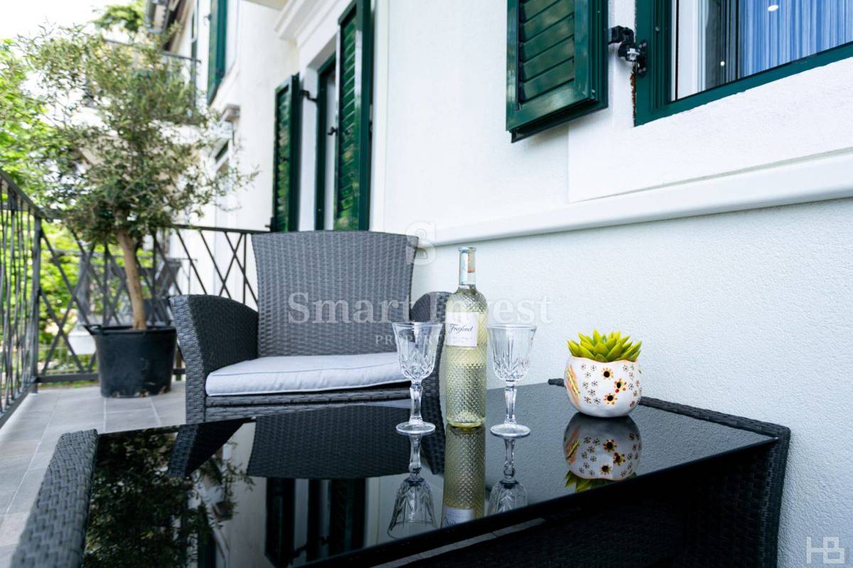 RIJEKA - PEĆINE, 1ST ROW TO THE SEA, Renovated 1-bedroom apartment with balcony 