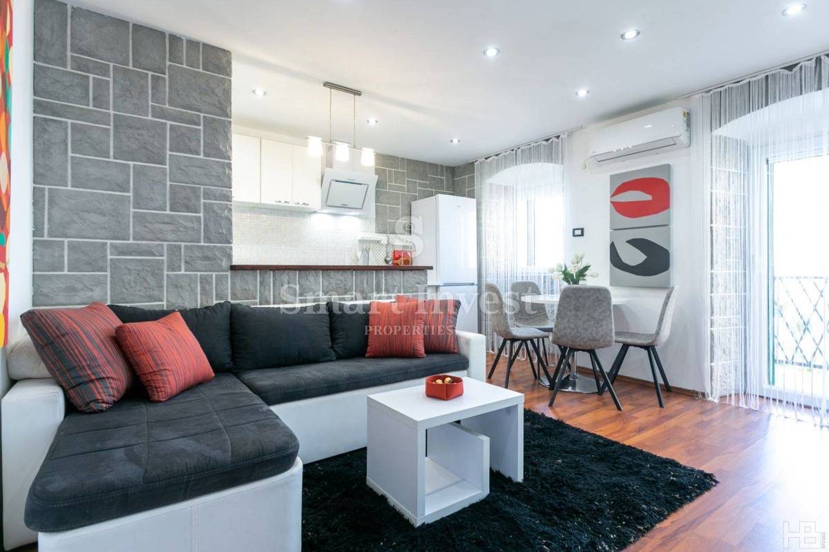 RIJEKA - PEĆINE, 1ST ROW TO THE SEA, Renovated 1-bedroom apartment with balcony 