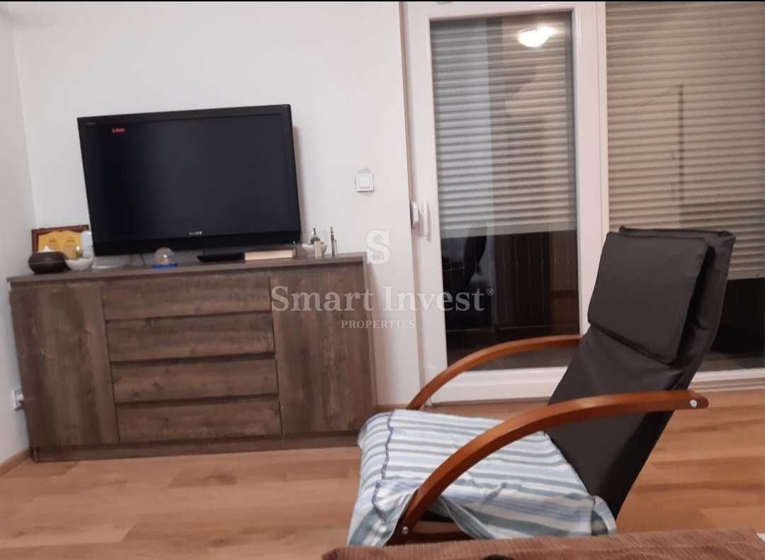 VIŠKOVO, appartamento trilocale con vista mare