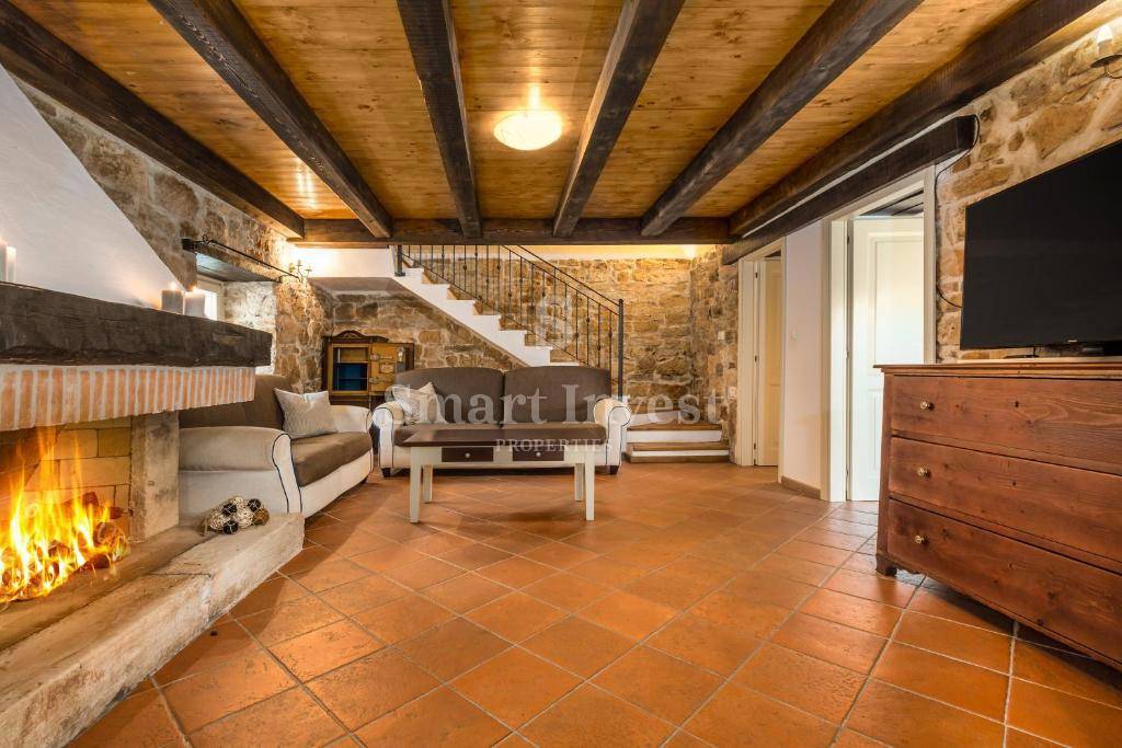 ISTRIA - TINJAN, bellissima villa in pietra con piscina