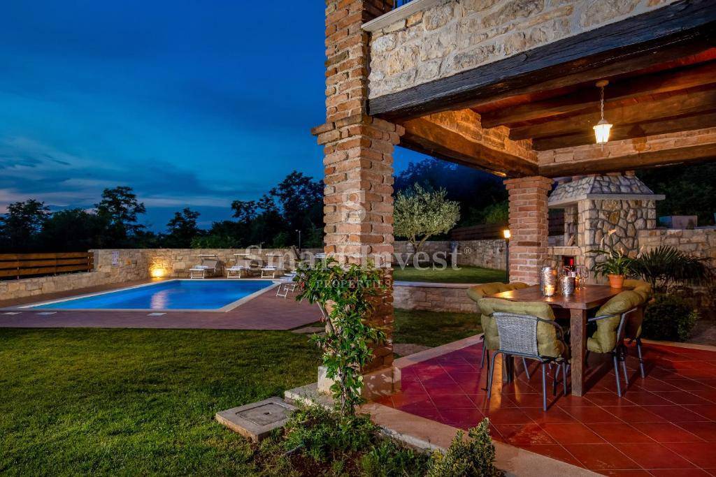 ISTRIA - TINJAN, bellissima villa in pietra con piscina