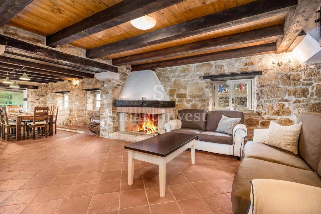 ISTRIA - TINJAN, bellissima villa in pietra con piscina