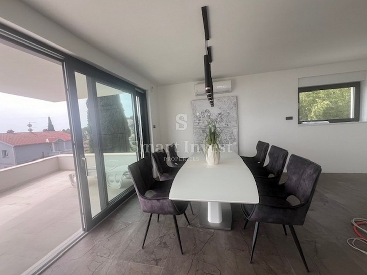 IČIĆI, lussuoso appartamento con 3 camere da letto vicino al mare e al porto turistico