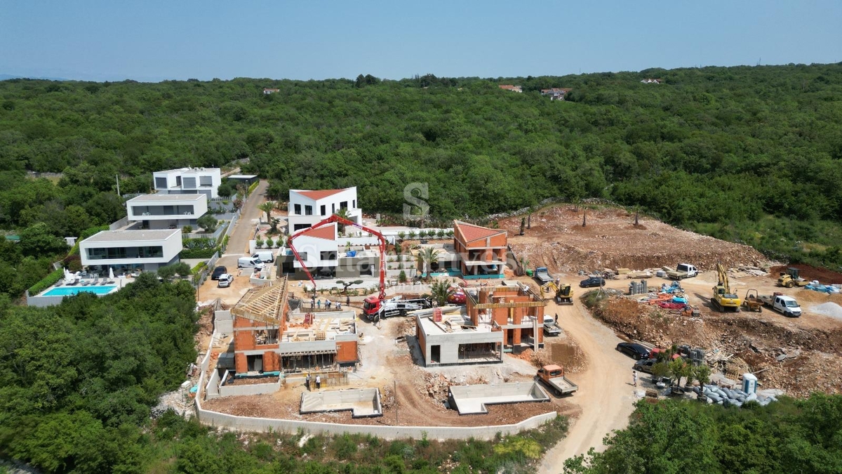 KRK - MALINSKA, villa moderna con piscina, palestra e vista mare