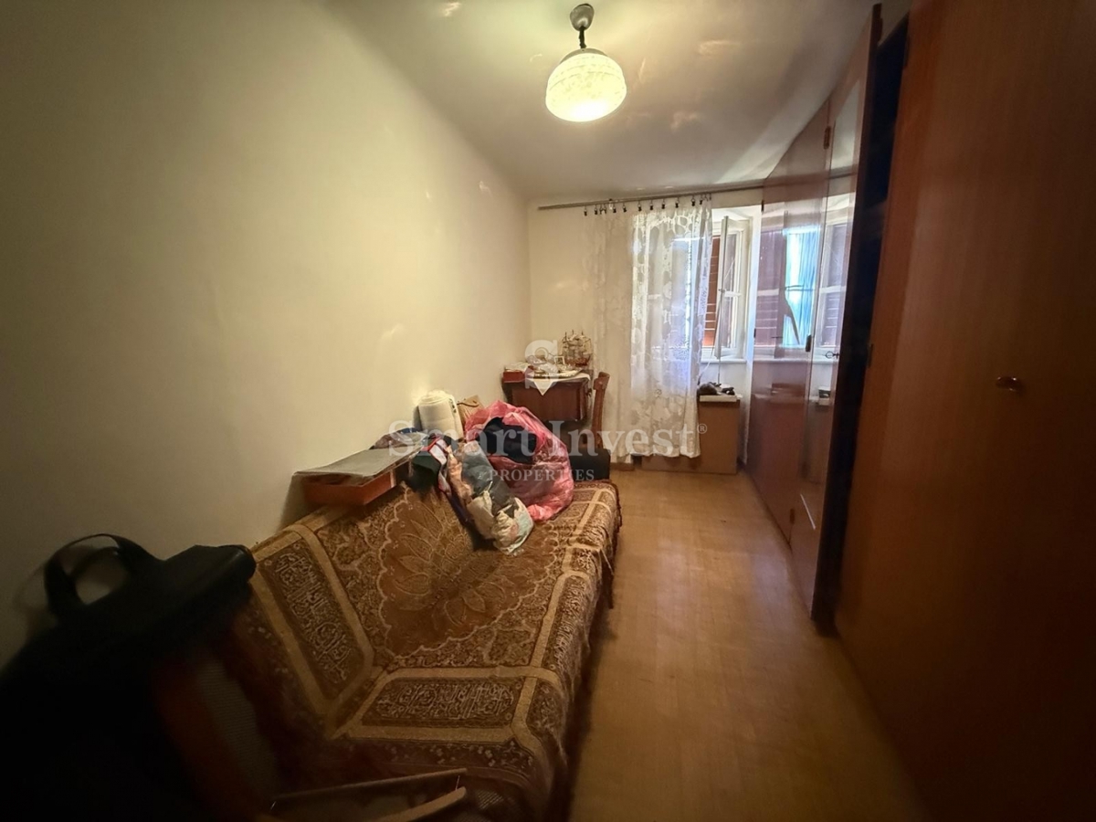 LOVRAN, vecchia casa con vista mare e ampio giardino