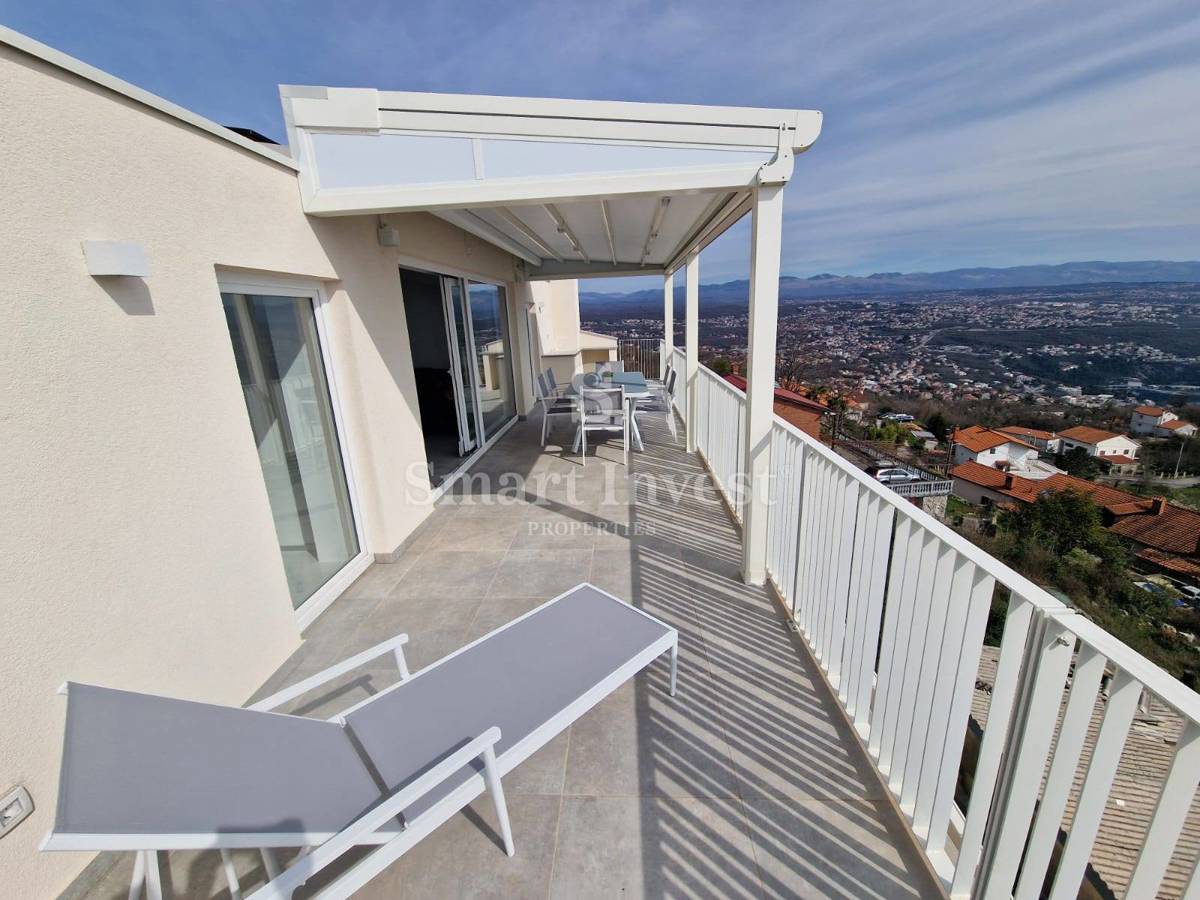 ABBAZIA - BREGI, appartamento con vista mare, piscina e parcheggio