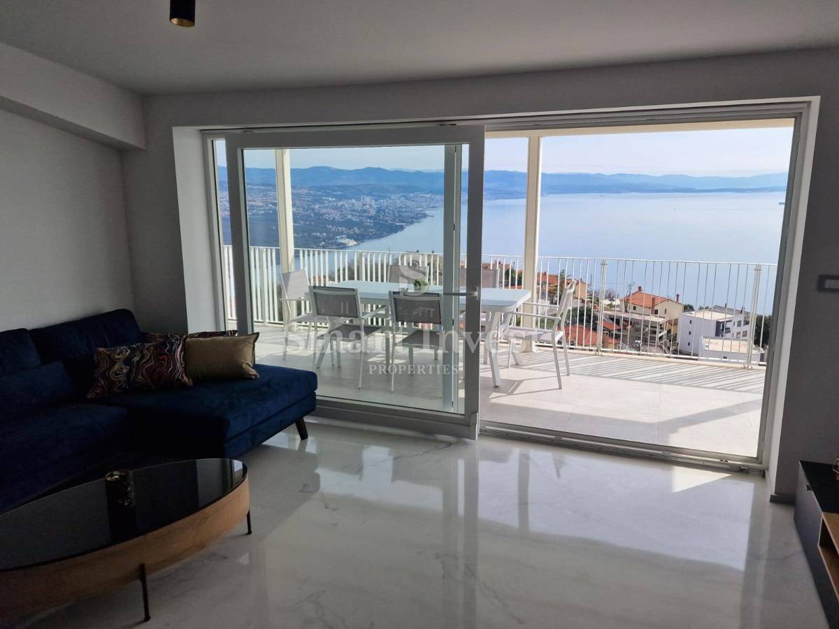 ABBAZIA - BREGI, appartamento con vista mare, piscina e parcheggio