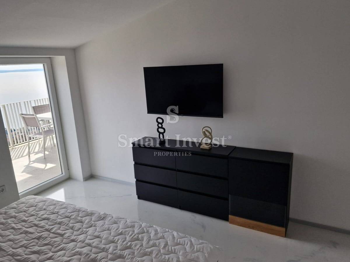 ABBAZIA - BREGI, appartamento con vista mare, piscina e parcheggio