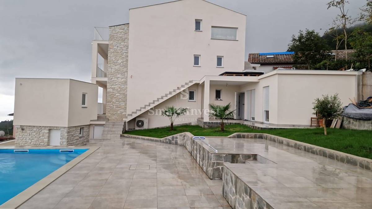 ABBAZIA - BREGI, appartamento con vista mare, piscina e parcheggio