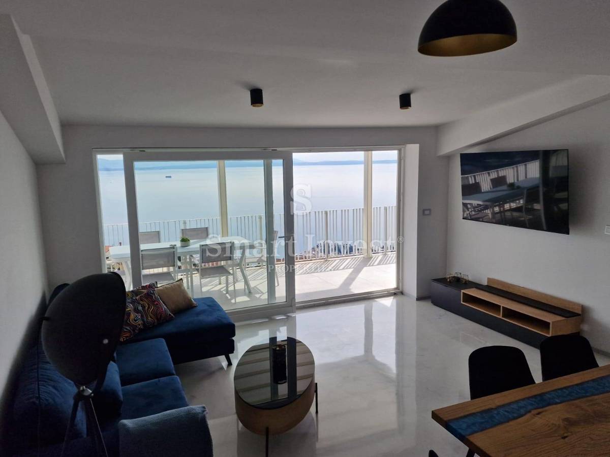 ABBAZIA - BREGI, appartamento con vista mare, piscina e parcheggio