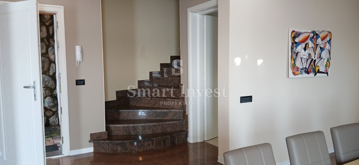 LOVRAN, casa indipendente con vista panoramica sul mare