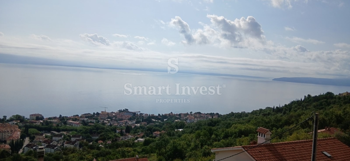 LOVRAN, casa indipendente con vista panoramica sul mare