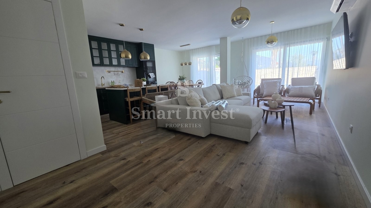 LAURANA, lussuoso appartamento trilocale con piscina vicino al mare