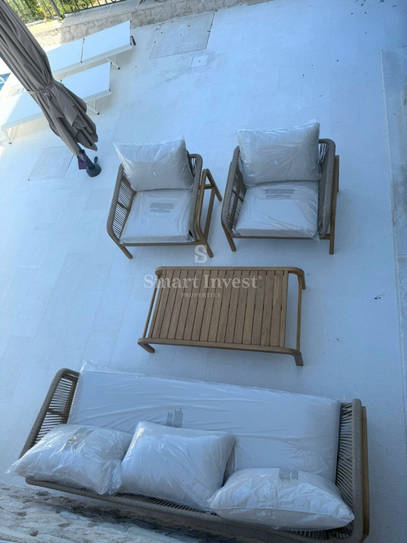 LAURANA, lussuoso appartamento trilocale con piscina vicino al mare