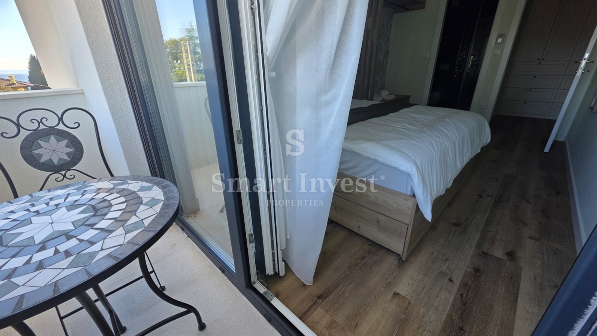 LAURANA, lussuoso appartamento trilocale con piscina vicino al mare