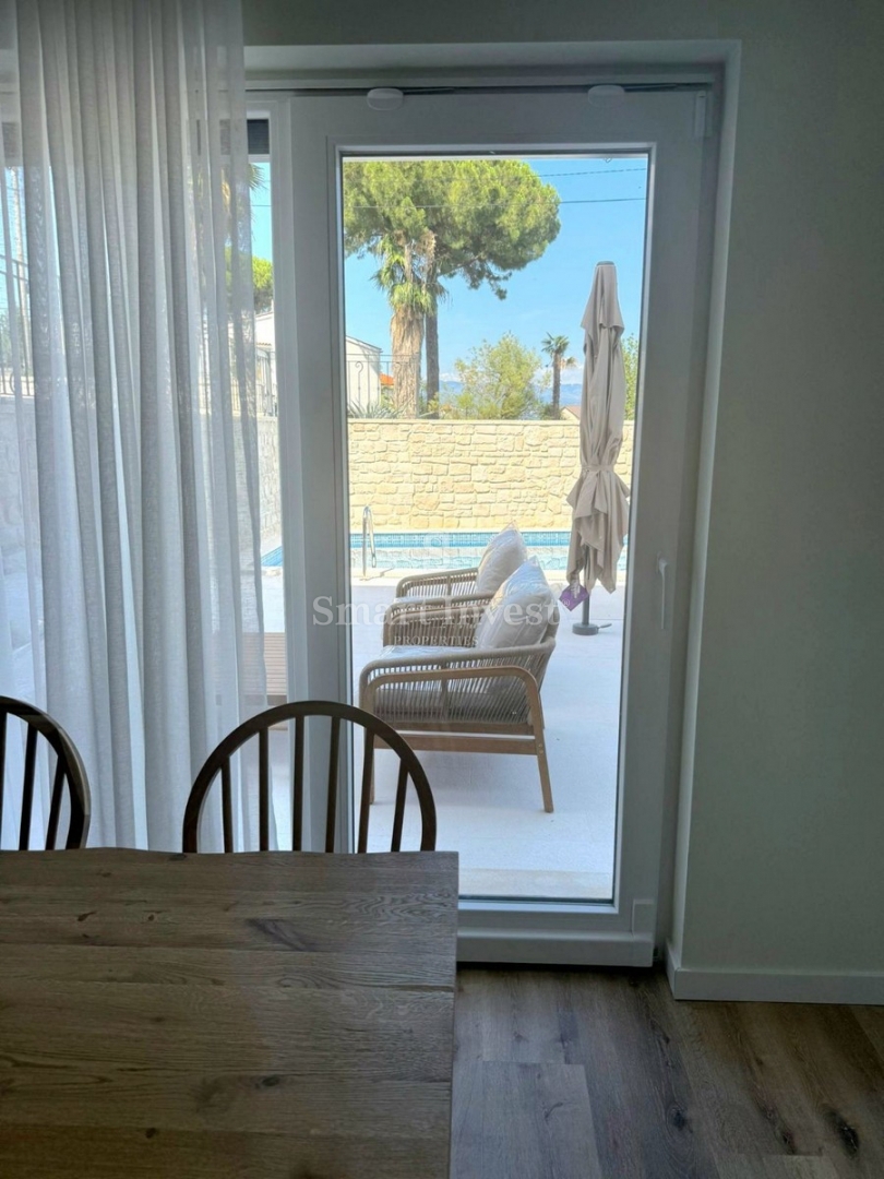 LAURANA, lussuoso appartamento trilocale con piscina vicino al mare