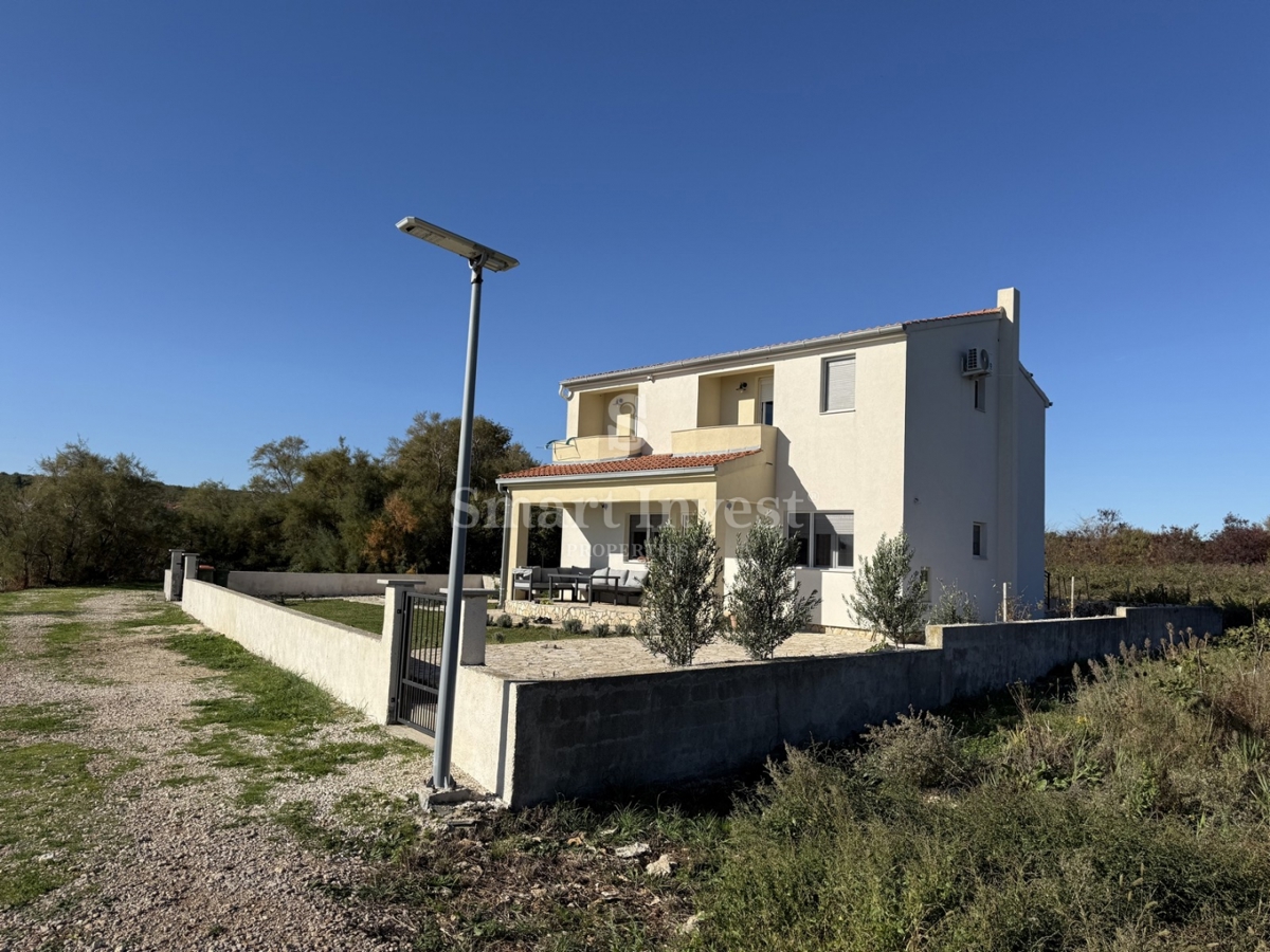 Casa Posedarje, 200m2