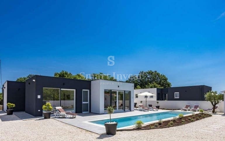 ISTRIA - SVETVINČENAT, villa moderna con piscina riscaldata