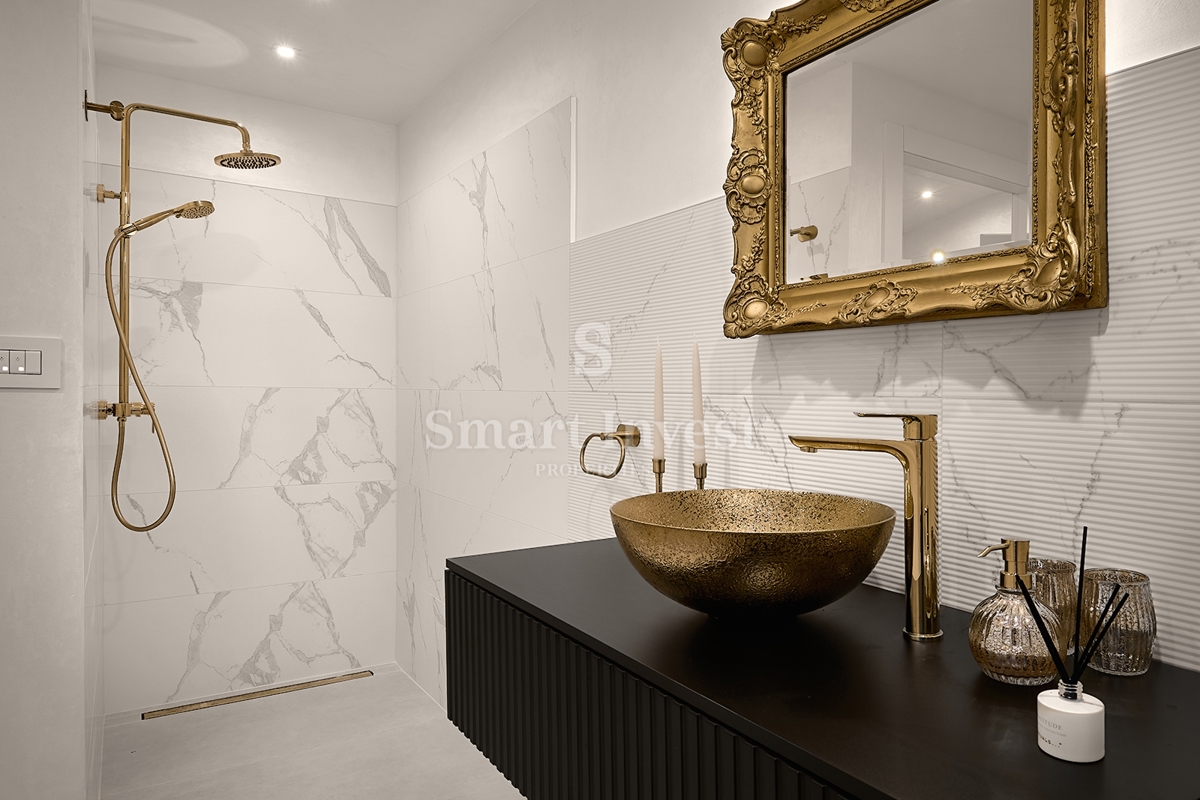 ABBAZIA - CENTRO, lussuoso appartamento trilocale a pochi passi dal mare