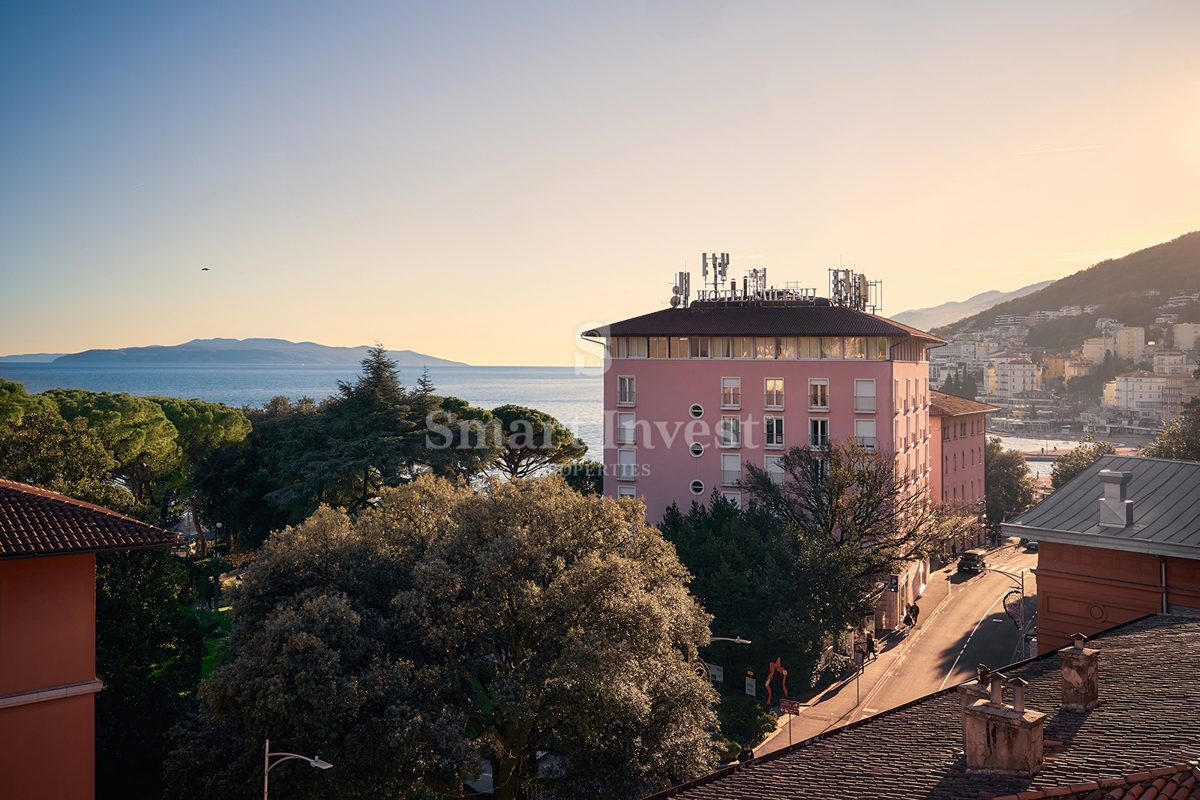 ABBAZIA - CENTRO, lussuoso appartamento trilocale a pochi passi dal mare