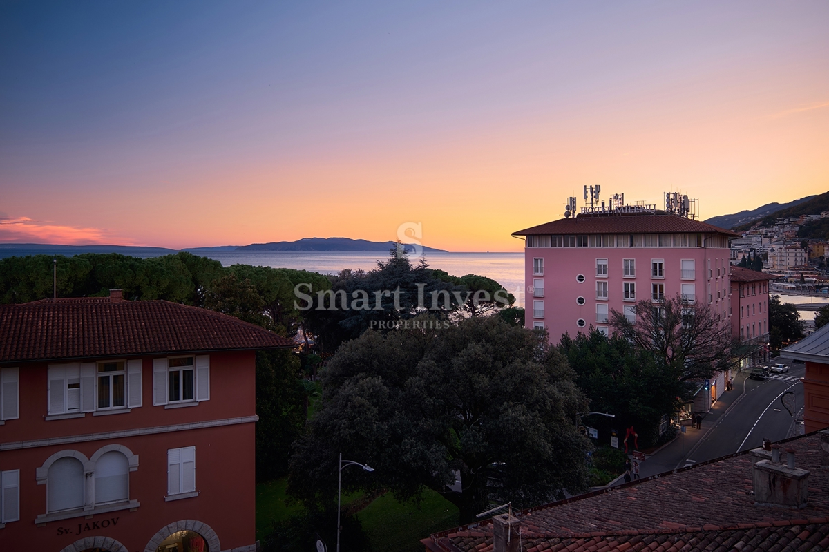 ABBAZIA - CENTRO, lussuoso appartamento trilocale a pochi passi dal mare