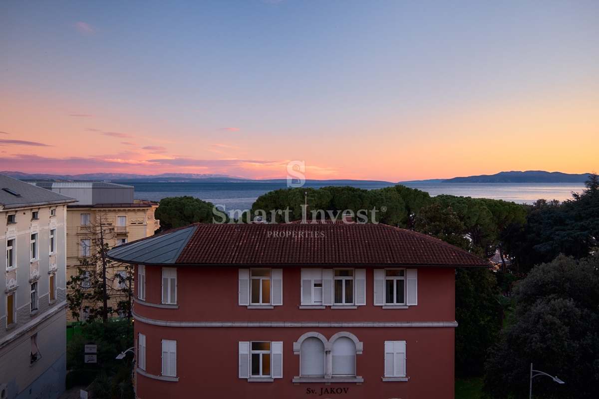 ABBAZIA - CENTRO, lussuoso appartamento trilocale a pochi passi dal mare