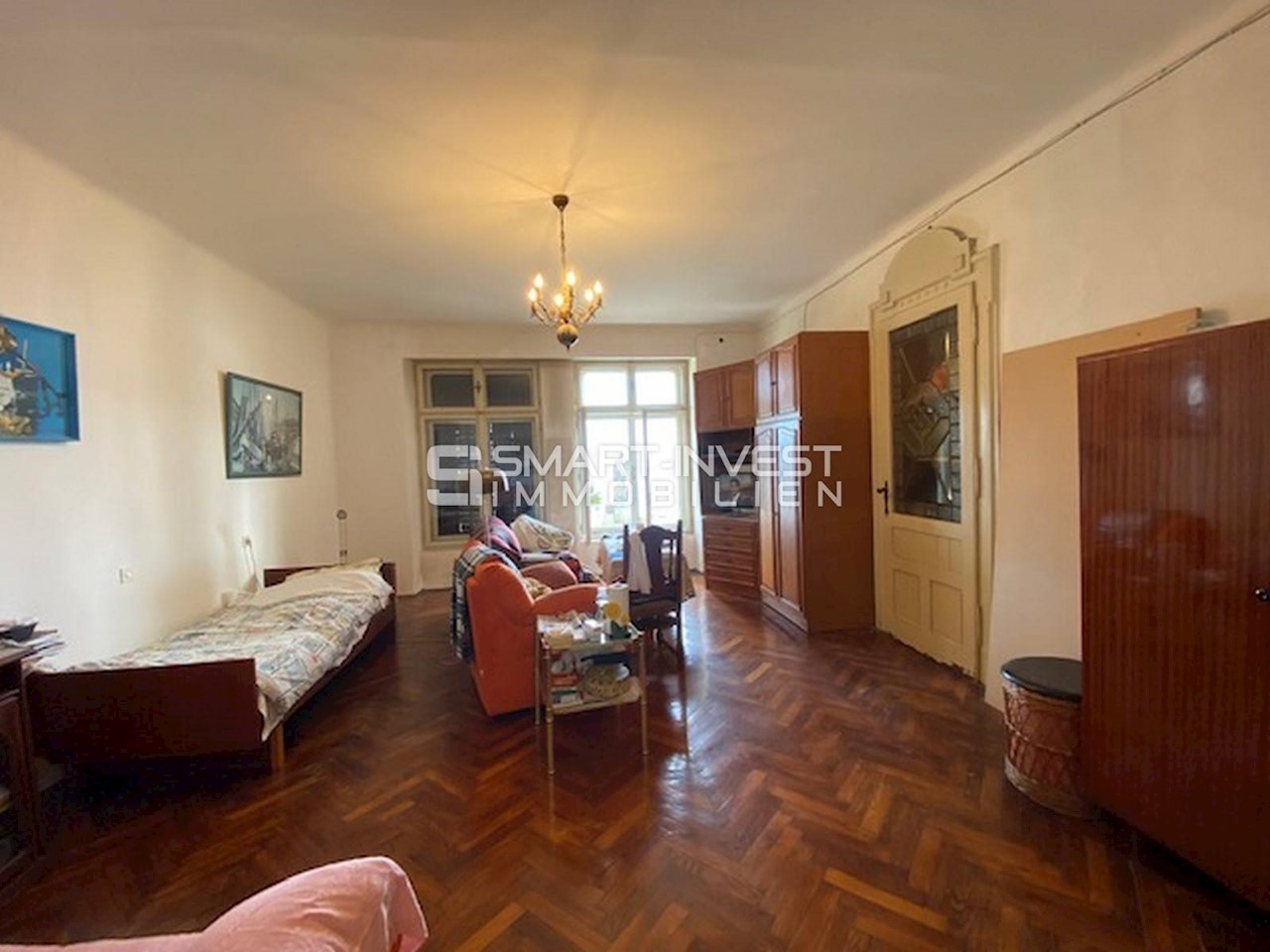 OPATIJA, Apartment of 101 m2 first line to the sea, for renovation