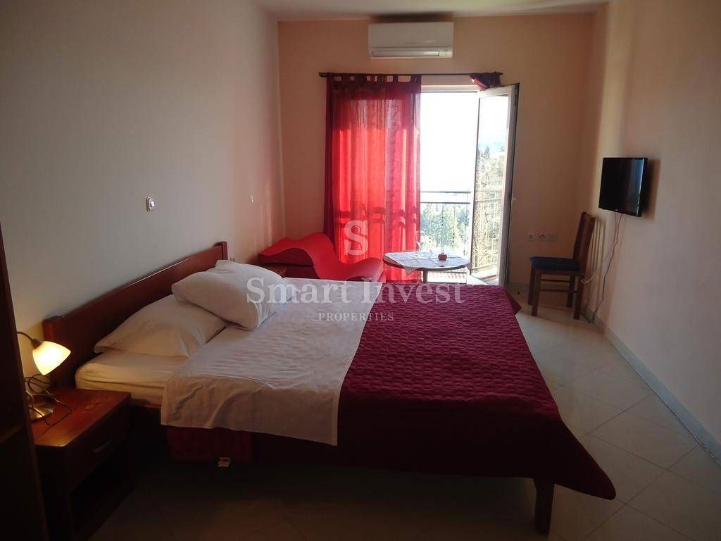 LOVRAN, Casa con appartamenti e vista mare, vicino al mare