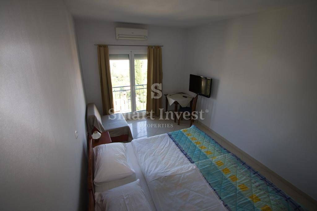 LOVRAN, Casa con appartamenti e vista mare, vicino al mare