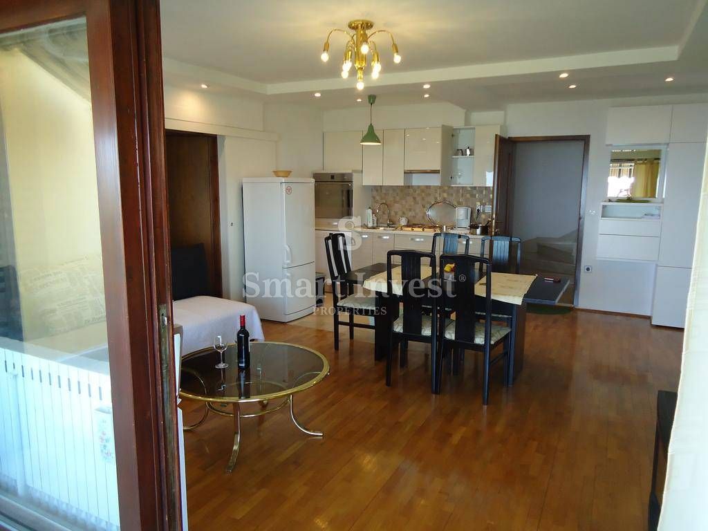 LOVRAN, Casa con appartamenti e vista mare, vicino al mare