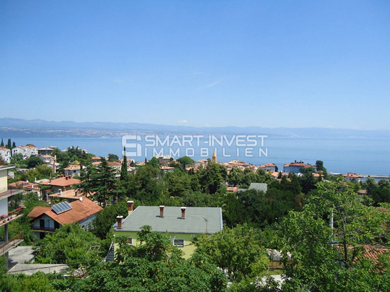 LOVRAN, Casa con appartamenti e vista mare, vicino al mare