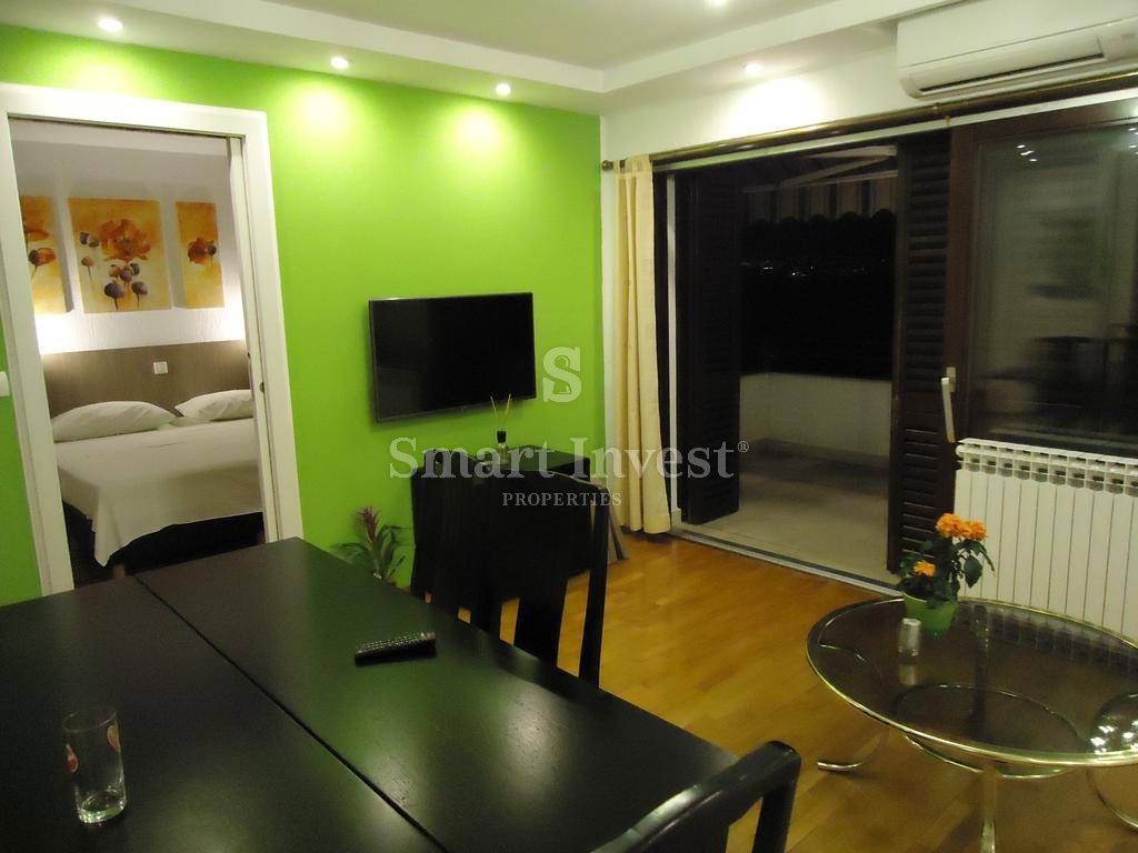 LOVRAN, Casa con appartamenti e vista mare, vicino al mare