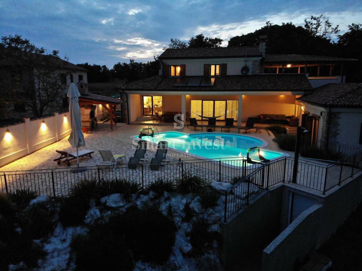 ISTRIA - ŽMINJ, VILLA IN ISTRIAN STYLE WITH A HEATED POOL