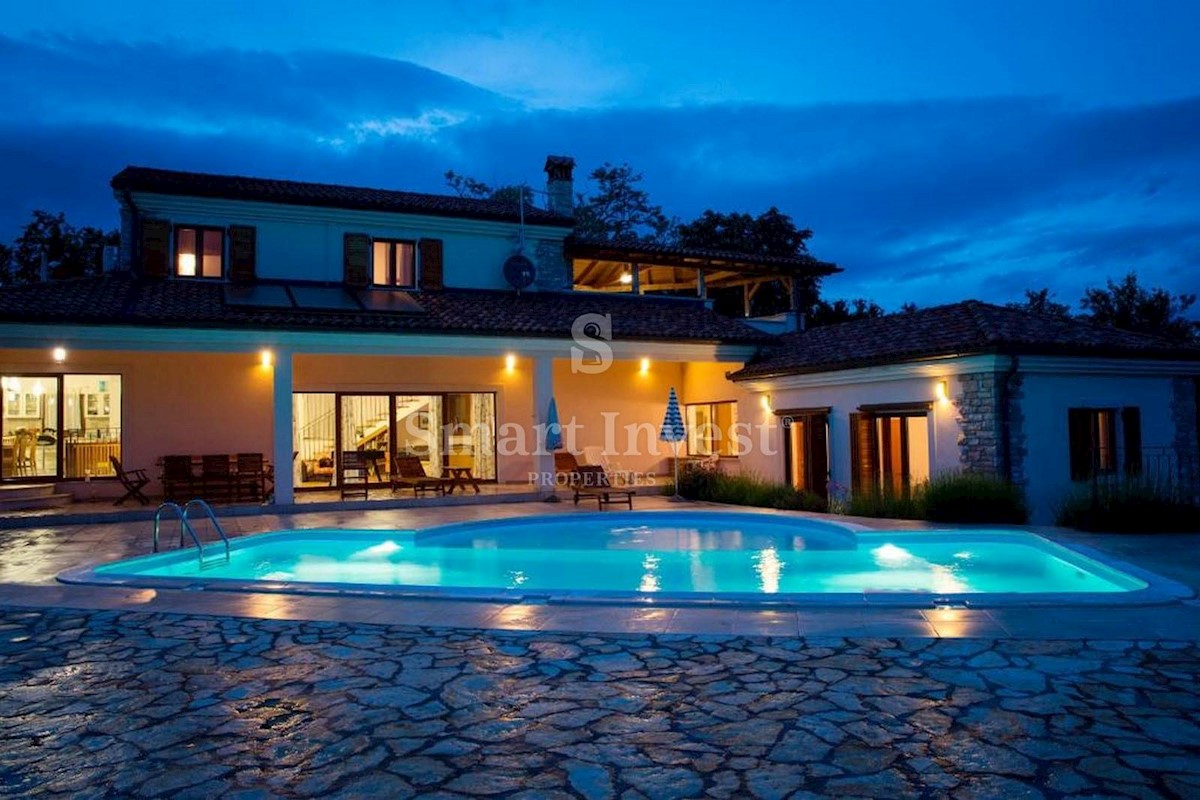 ISTRIA - ŽMINJ, VILLA IN ISTRIAN STYLE WITH A HEATED POOL