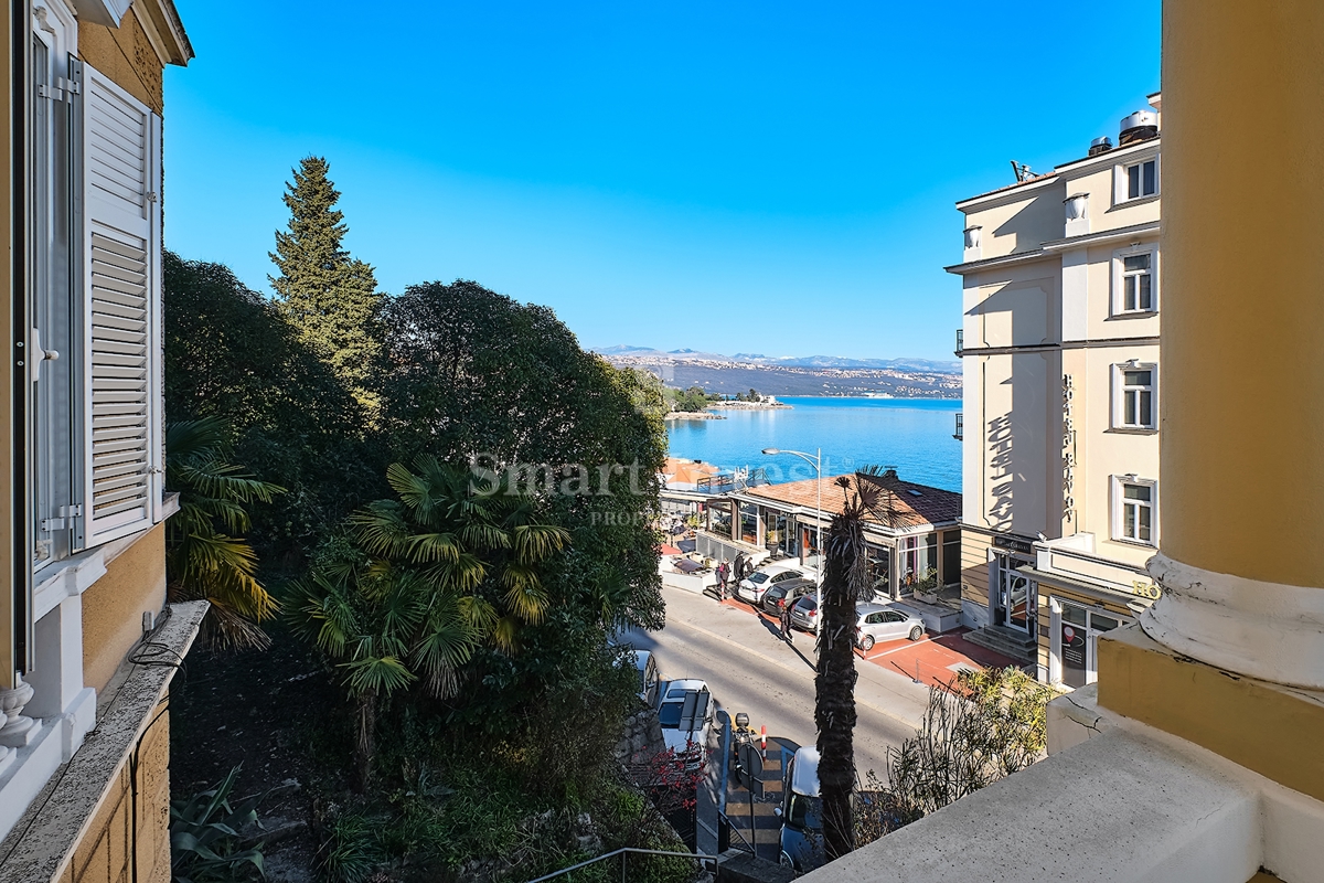 ABBAZIA, lussuoso appartamento trilocale di 142,80 m2, vicino al mare