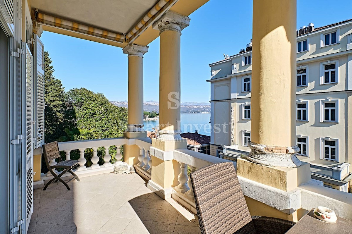 OPATIJA, Luxury 2-bedrooms apartment of 142.80 m2, second line to the sea