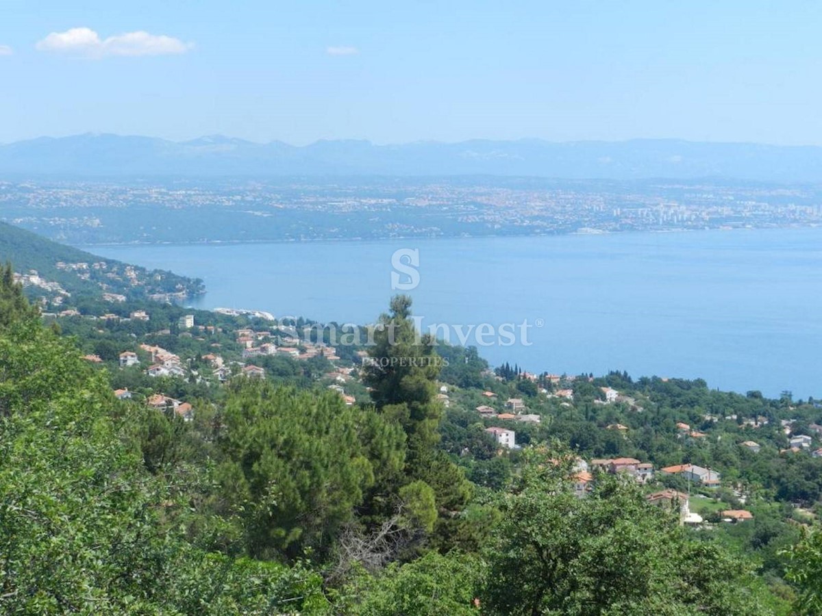 LOVRAN, Beautiful house of 380 m2 with panoramic sea view