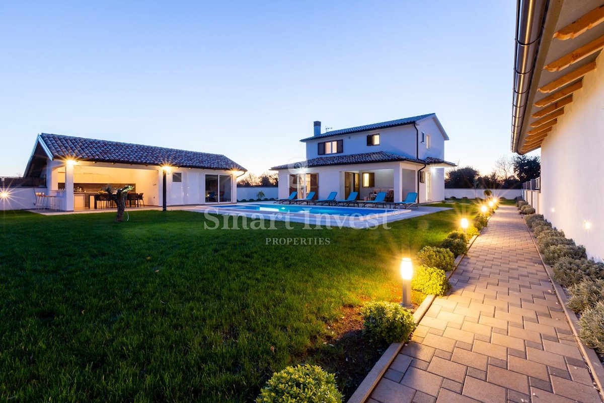 ISTRIA, PULA – ŠIŠAN, NEW MODERN VILLA WITH SPA, 3 km TO THE SEA