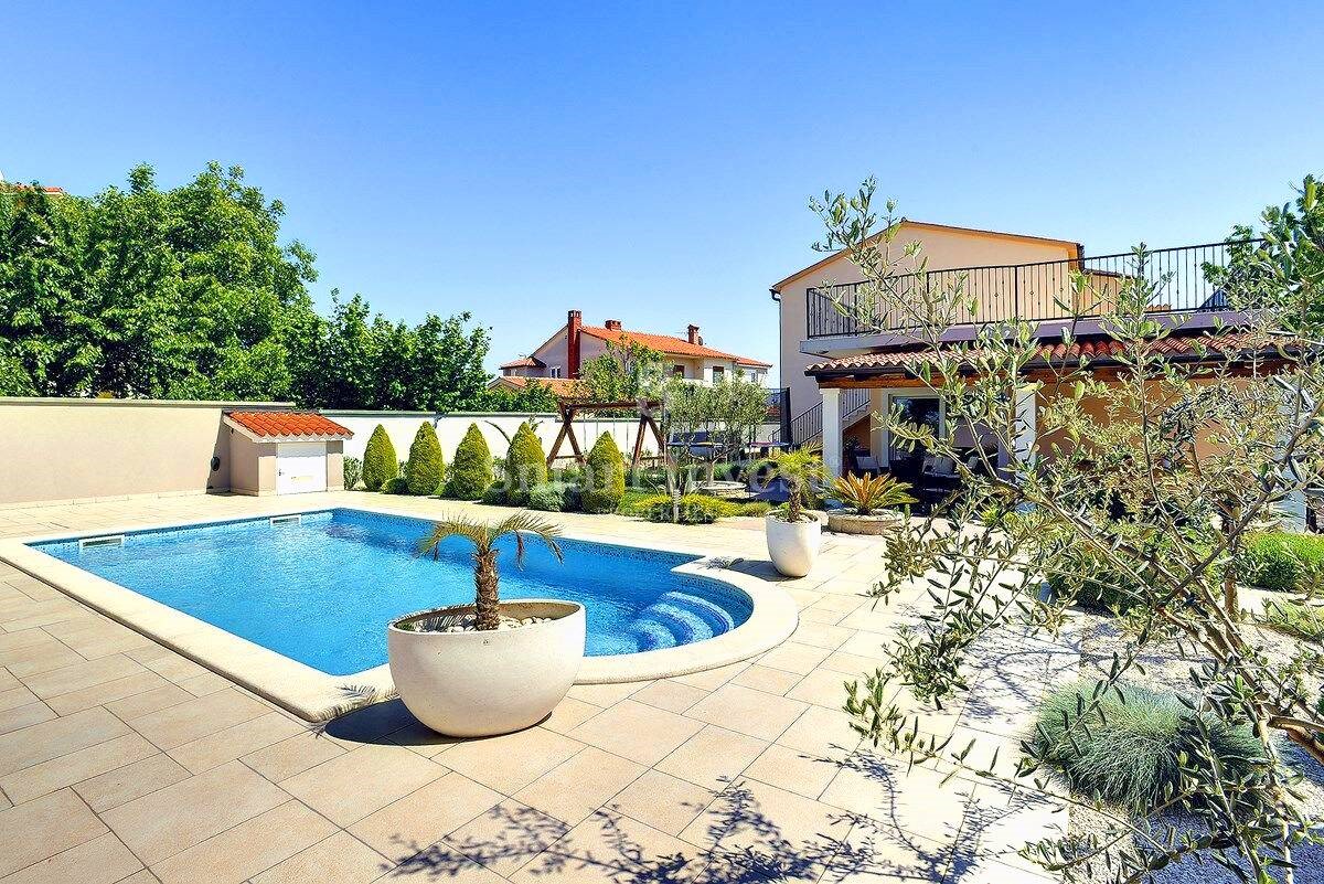 ISTRIA - MEDULIN, Beautiful 5-bedrooms house with pool near the sea!